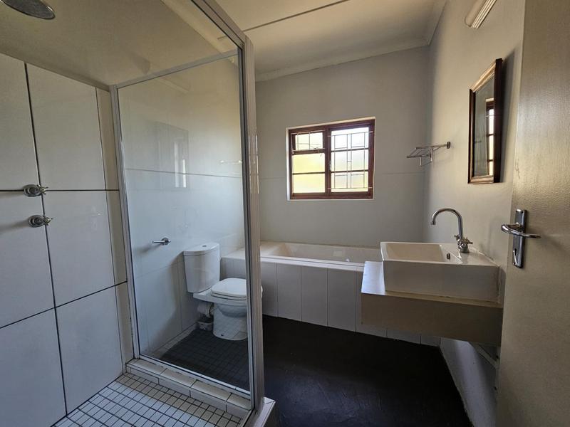 6 Bedroom Property for Sale in Da Gama Bay Western Cape